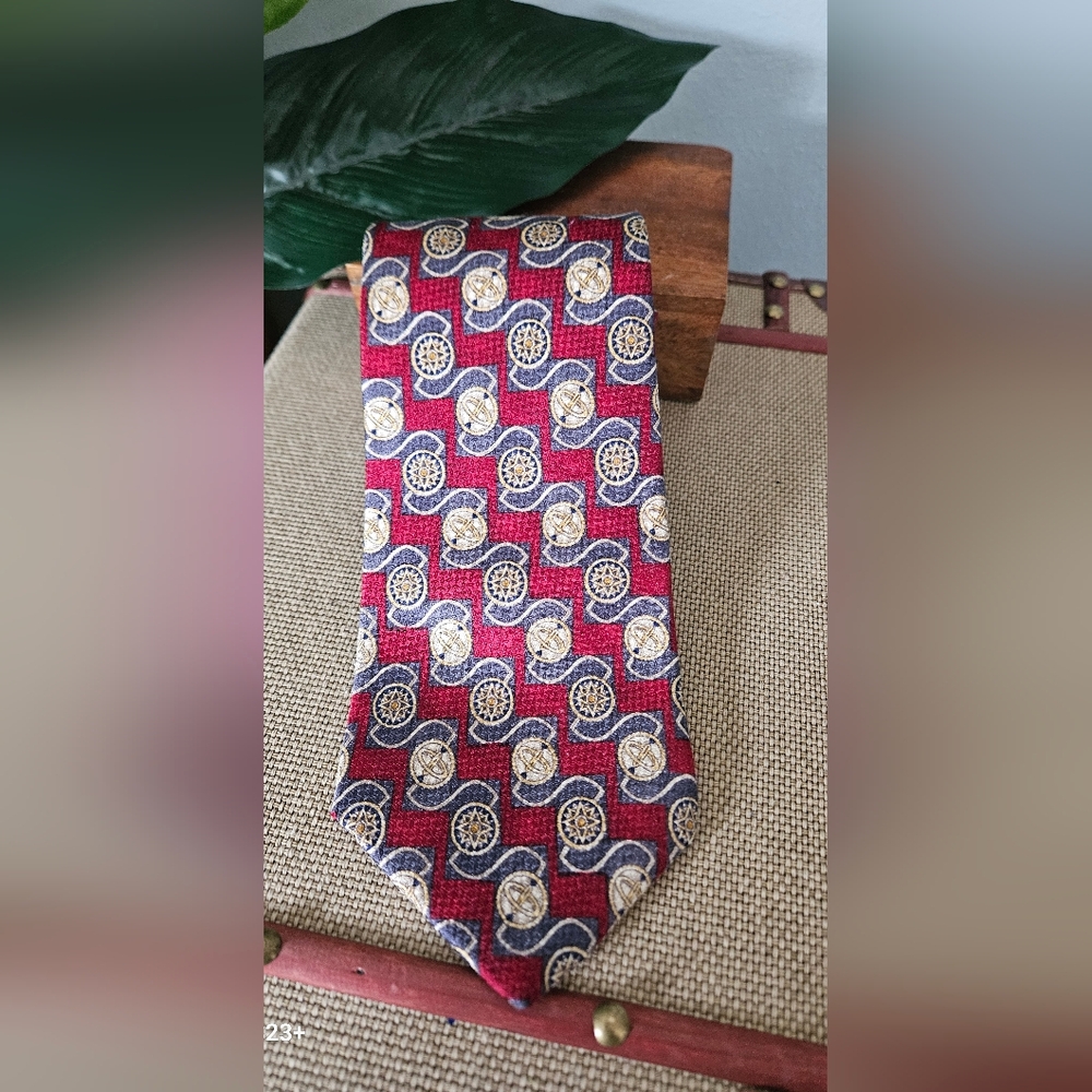 The MET Museum of Art Vintage 100% Silk Necktie Red Ornate Filigree Tessellation
